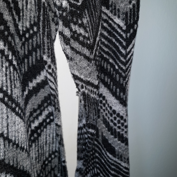 Knit Tunic Top Grey and Black Size Petite XL - Picture 5 of 8